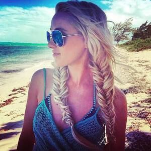 Meet your Posher, Hali